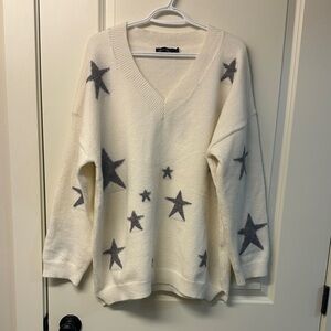 Lyla + Luxe oversized star sweater